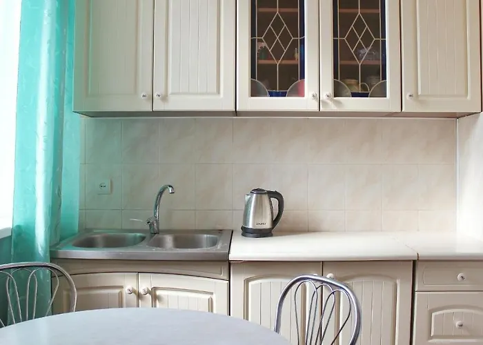 подобово біля форуму високий замок вулиця хмельницького 61 * 利沃夫